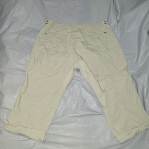 Eddie Bauer sage colored cropped pants